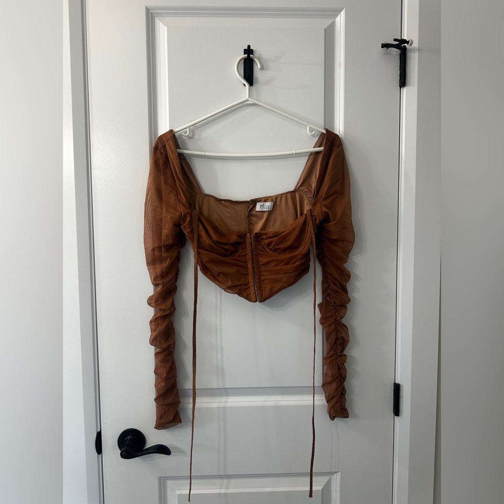 135. Oh Polly Brown Ruched Long Sleeve Top.